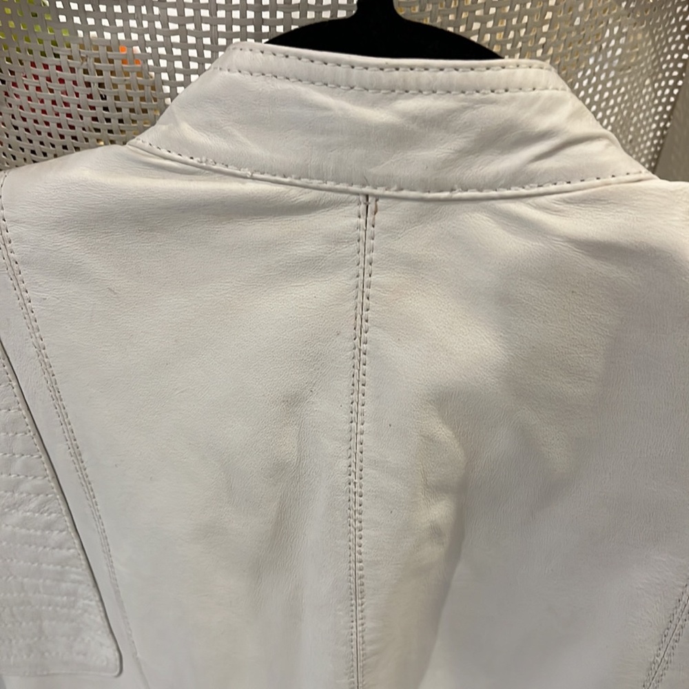 Danier leather jacket - Picture 9 of 11